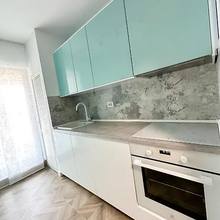 Apartment 21
