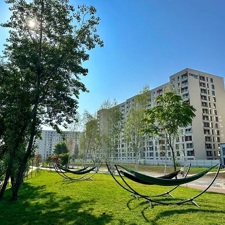21 Apartment *