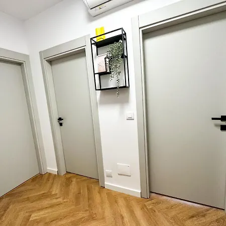 21 * Бухарест
